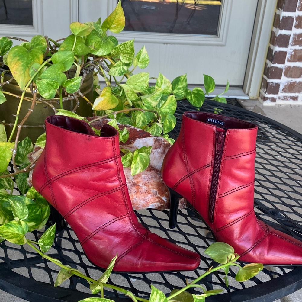 Elegant Claret Diba Leather Ankle Boots
